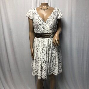 Pretty Maids Dress Womens Size 12 Ivory Lace Mocha Underlay Evening Wedding